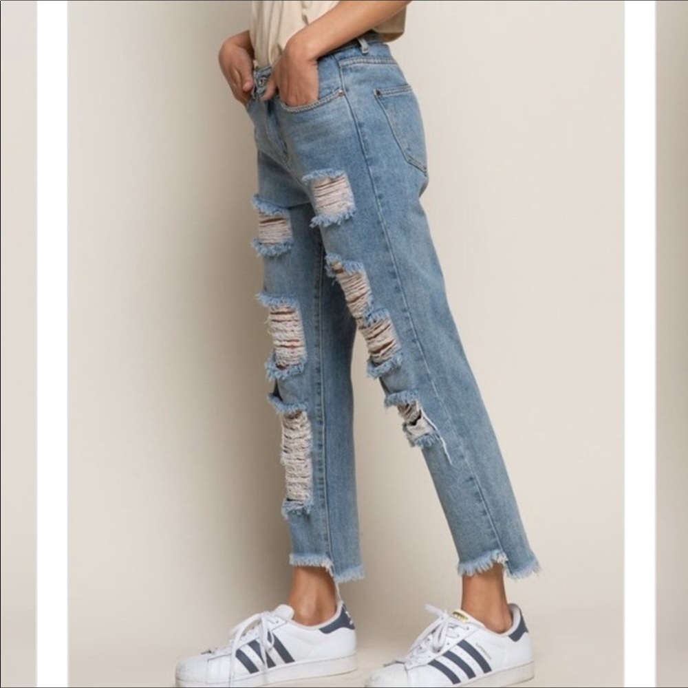 💃🏻Brooklyn Boyfriend Distreesed Jeans - Picture 5 of 10